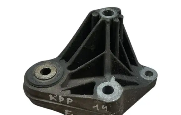 Ford Focus Gearbox mounting bracket AV616P093