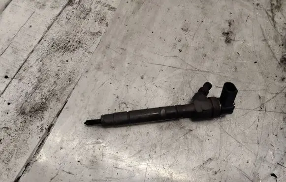 Mercedes-Benz C W203 Fuel injector A6110701387