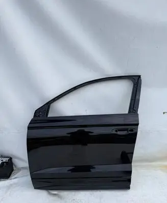 Skoda Karoq Front door 575831311