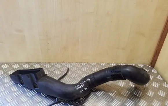 Audi A2 Air intake duct part 8Z0129617B 8Z0129617C