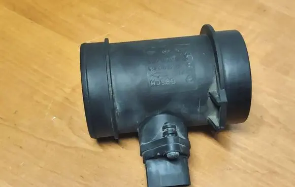 Audi A6 S6 C5 4B Mass air flow meter 059906461E 0281002429