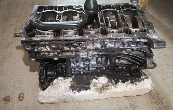 Volvo V50 Engine 30677367 30677368