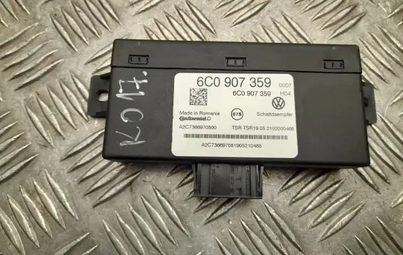 Volkswagen Polo VI Other control units/modules 6C0907359