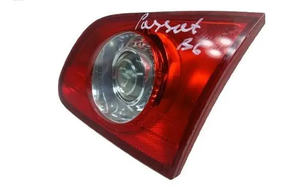 Tailgate rear/tail lights