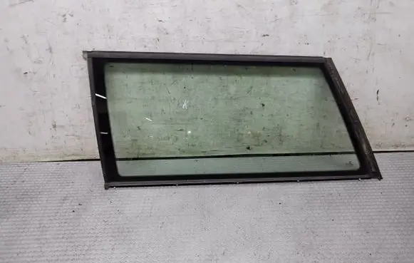 Volkswagen PASSAT B5.5 Rear side window