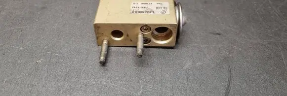 Fiat Doblo Air conditioning (A/C) expansion valve 692450600 5218992D