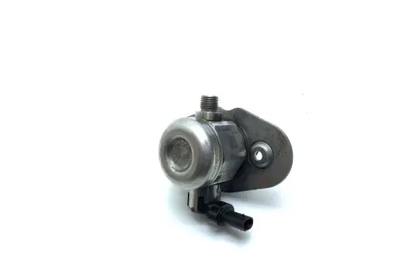 BMW 5 G30 G31 Fuel injection high pressure pump 0261520374 13518601015