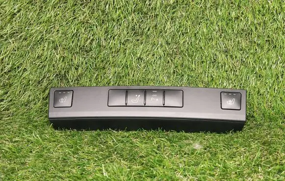 Mercedes-Benz C W204 Seat heating switch A2128202610 33911101