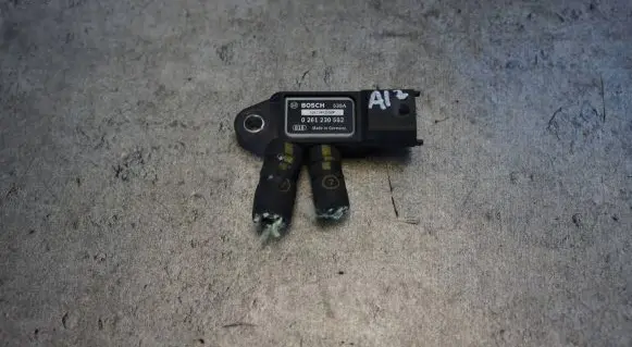 Suzuki Vitara (LY) Exhaust gas pressure sensor 0261230562