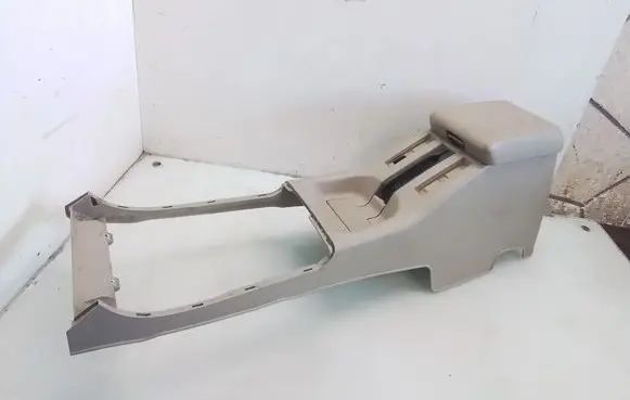 Nissan Terrano Center console