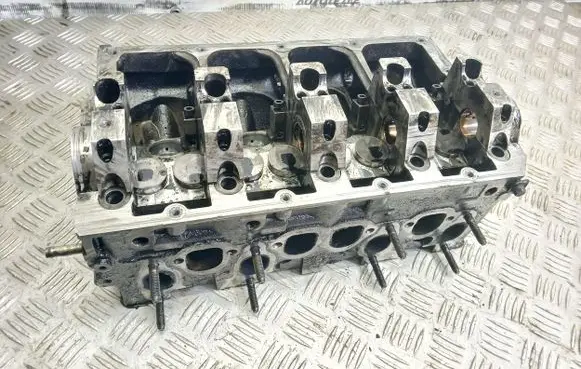 Volkswagen PASSAT B6 Engine head 038103373R