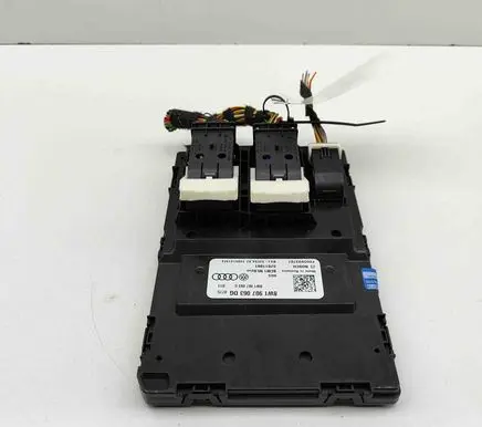 Audi A5 Central body control module 8W1907063G F005V03767