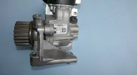 Renault Captur Fuel injection high pressure pump 0445010704 167007358R