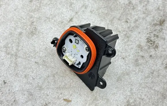 Tesla Model 3 Highland LED ballast control module L877071M1E1 94VUC1 BA39035D
