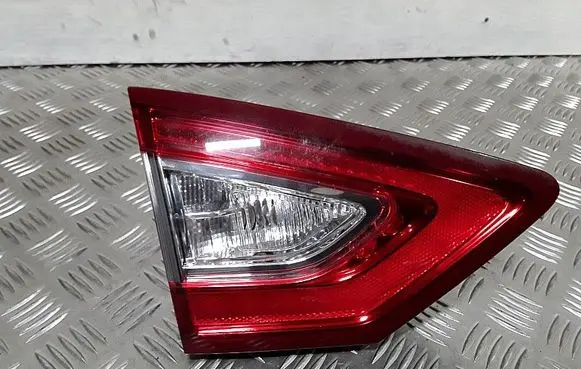 Tailgate rear/tail lights