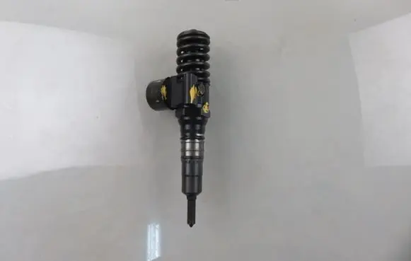Fuel injector
