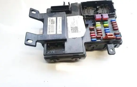 KIA Carnival Fuse box set 919554d2700e 97ra-010046