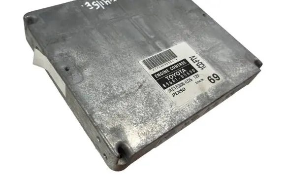 Toyota Avensis T220 Engine control unit/module 8966105690 MB1758006326 1758006326