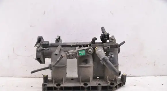 Renault Captur Intake manifold 70528604 140030105R