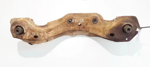 Honda CR-V Engine mount bracket