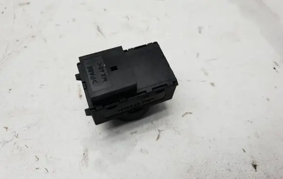 Land Rover Range Rover L322 Seat control switch 8360877 03060040