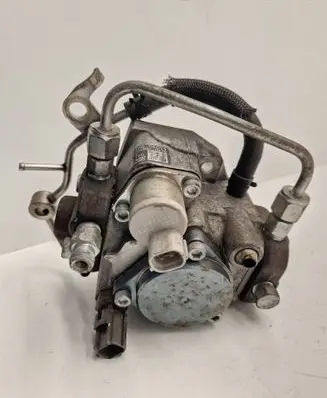 Toyota Avensis T250 Fuel injection high pressure pump 221000R011 06390 HU2940000870