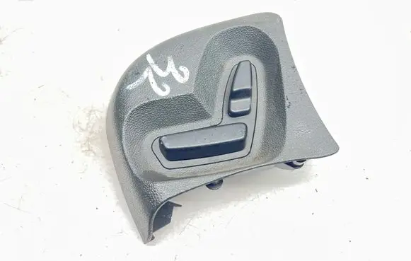 Mercedes-Benz E W211 Seat control switch 2118211358