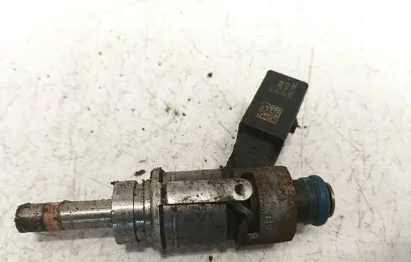 Fuel injector