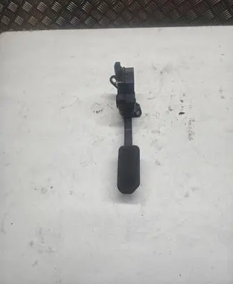 Toyota RAV 4 (XA40) Accelerator throttle pedal 7811042041