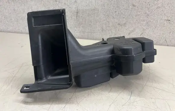 Renault Kadjar Air intake duct part 4ED0C