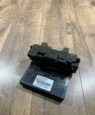 Mercedes-Benz C W203 Fuse box set 2035453001