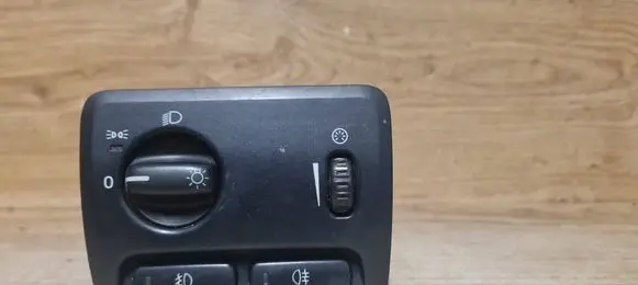 Volvo V70 Light switch 30739312