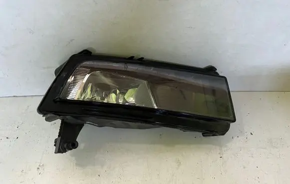 Volkswagen Touran III Front fog light