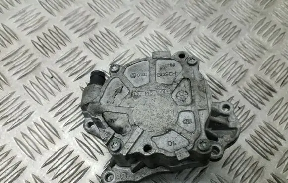 Volkswagen PASSAT B7 Vacuum pump 03L145100F