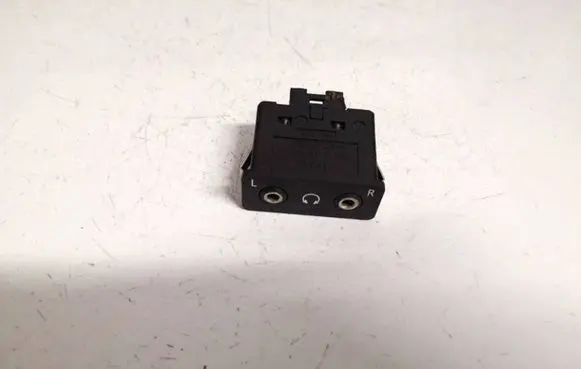 BMW X5 E70 USB socket connector 61316930562 61316930562-03
