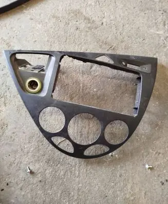 Ford Focus Radio/GPS head unit trim 98ABA046A04 98ABA046A04ABW