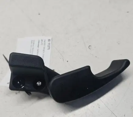Volkswagen Golf III Engine bonnet (hood) release handle 1H1823533