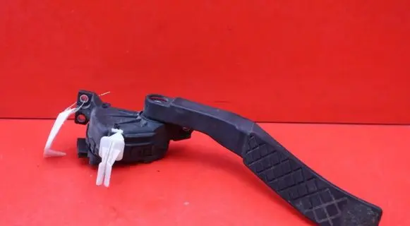 Volkswagen Touareg I Accelerator throttle pedal 7L6721507