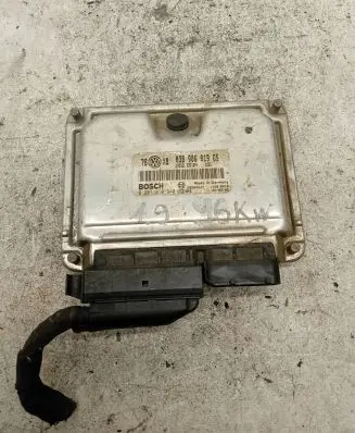 Volkswagen PASSAT B5.5 Engine control unit/module 038906019GS 28SA5627 0281010940