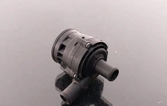 Renault Master III Water pump 392023219