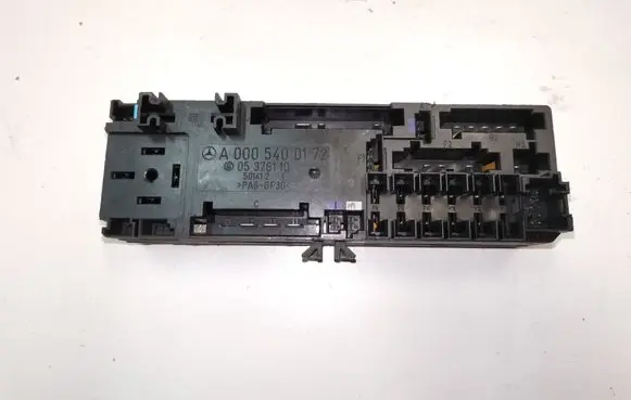 Mercedes-Benz E W210 Fuse module A0005400172