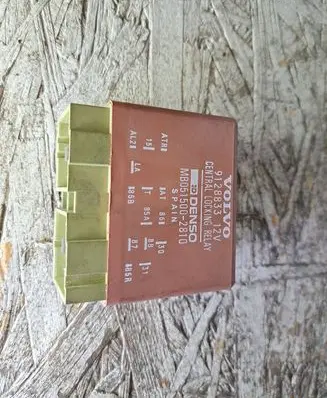 Volvo 850 Central locking relay 9128833 15002810 D205