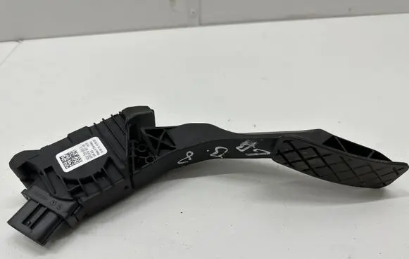 Volkswagen PASSAT B8 Accelerator throttle pedal 5Q2723503D
