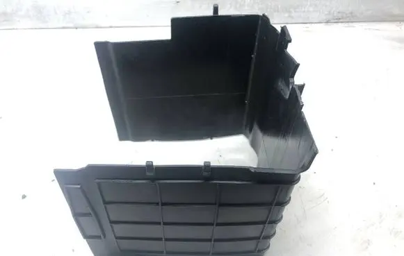Volkswagen PASSAT B7 Battery box tray 1k0915335
