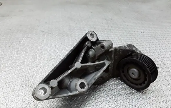Ford Mondeo Mk III Engine mounting bracket XS7E10039AD