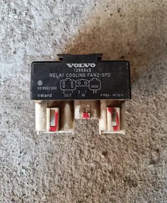 Volvo S70 V70 V70 XC Coolant fan relay 1398845 899962000