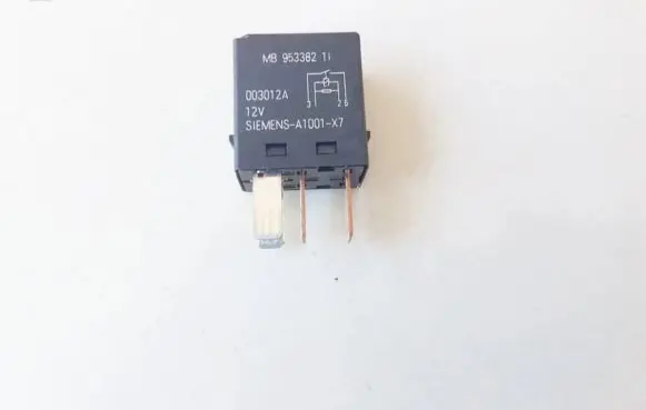 Mitsubishi Carisma Other relay mr9533821l mr953382