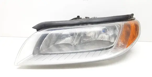 Volvo V70 Headlight/headlamp 31214351