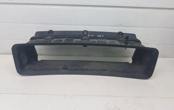 BMW 1 E81 E87 Intercooler air channel guide 1858696000
