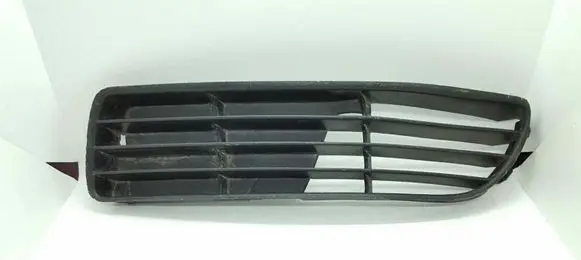 Audi A4 S4 B5 8D Front bumper lower grill 8D0807345B